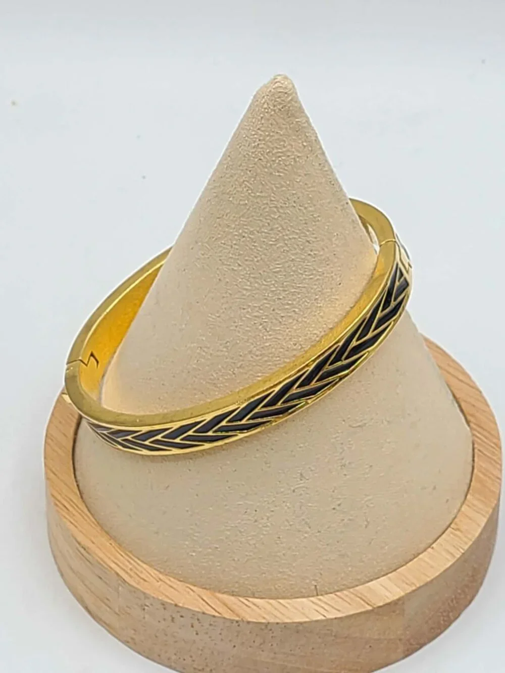 J Crew Black Enamel Gold Tone Textured Hinged Bangle NWOT